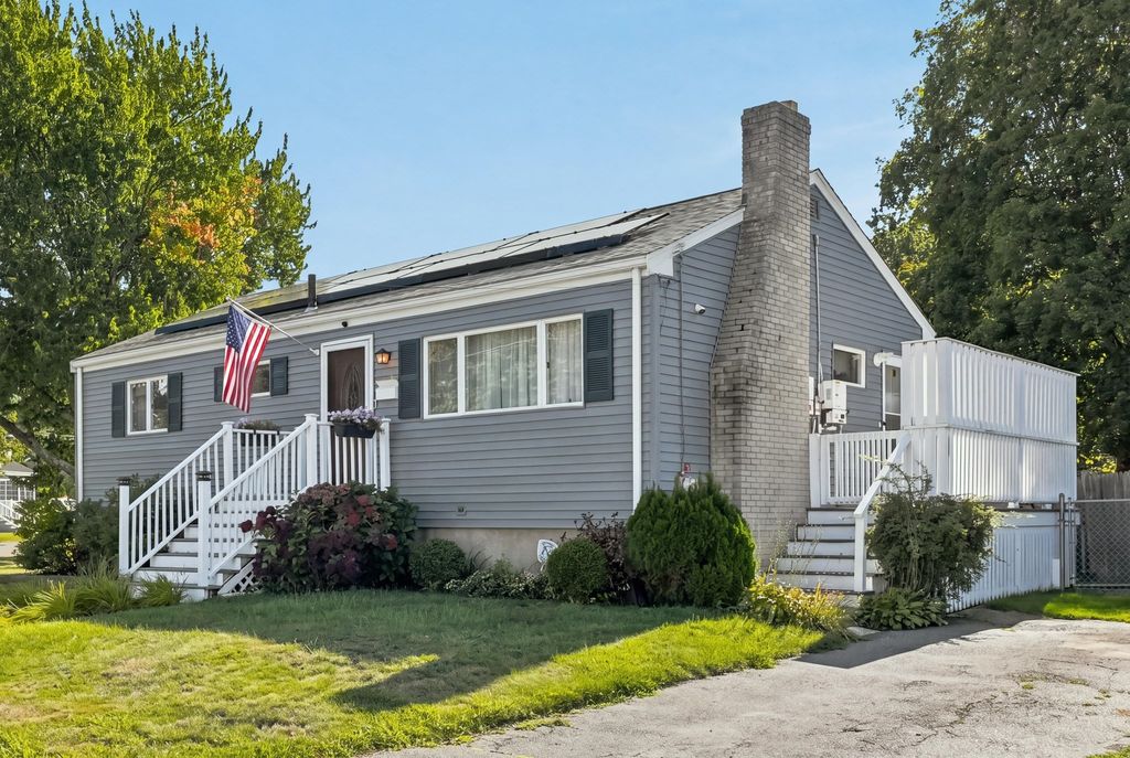 33 Nicholson St, Lynn, MA 01905