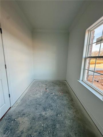 393 Enclave Drive, Clemmons, NC 27012