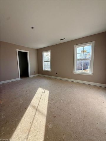 393 Enclave Drive, Clemmons, NC 27012