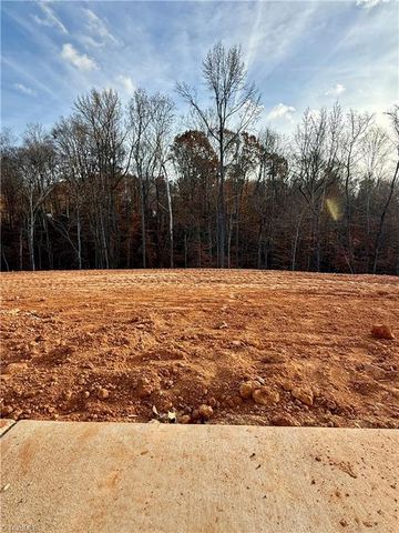 393 Enclave Drive, Clemmons, NC 27012