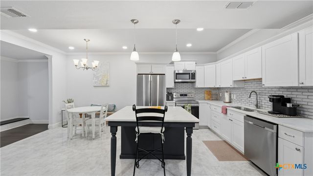 734 Summerwood Drive, New Braunfels, TX 78130