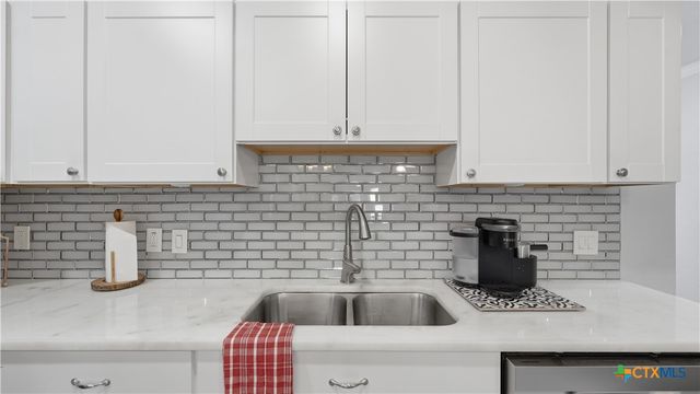734 Summerwood Drive, New Braunfels, TX 78130