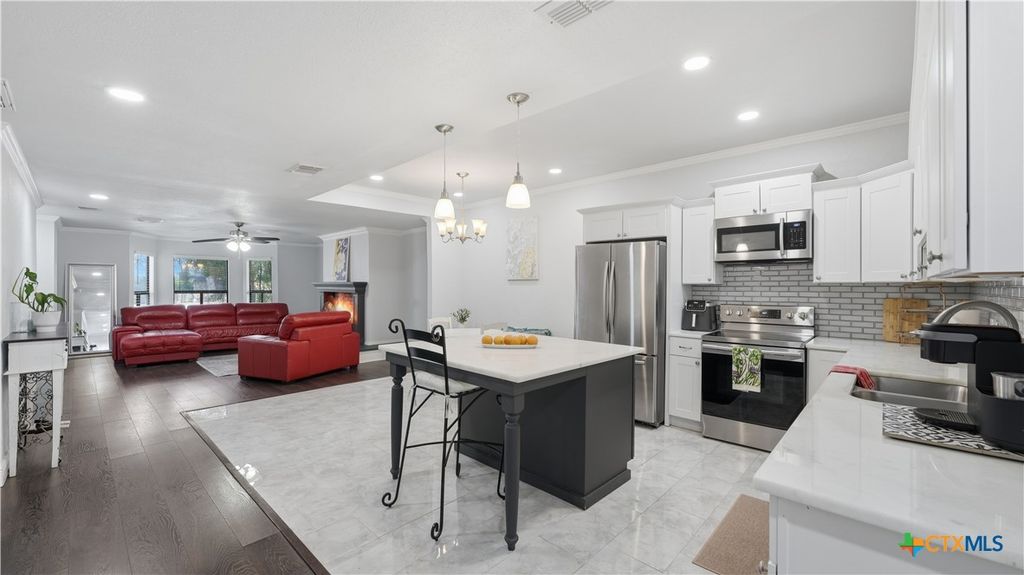 734 Summerwood Drive, New Braunfels, TX 78130
