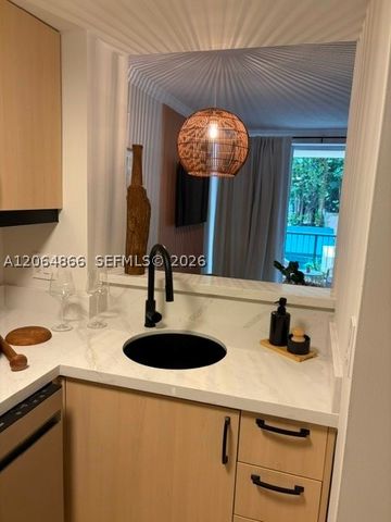 2951 S Bayshore Dr 212, Miami, FL 33133