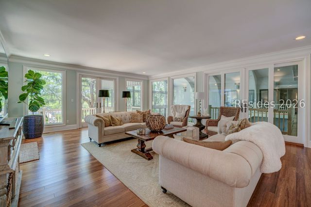 50 N Calibogue Cay Rd, Hilton Head Island, SC 29928