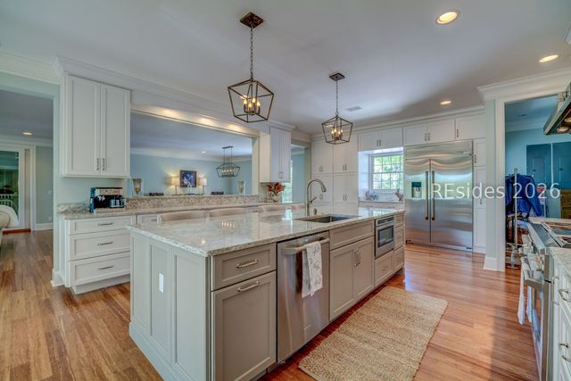 50 N Calibogue Cay Rd, Hilton Head Island, SC 29928
