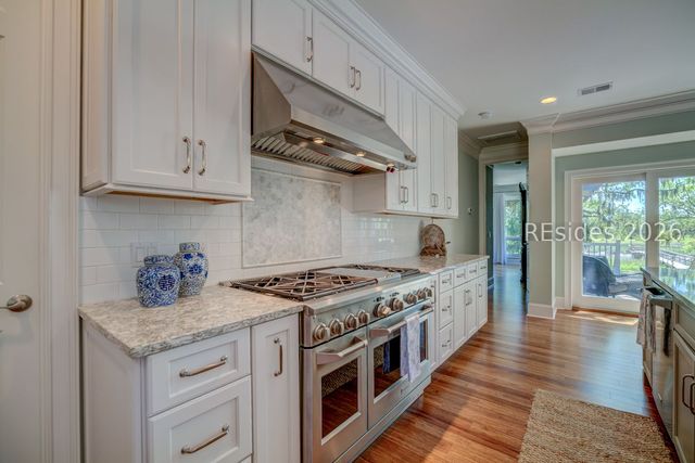 50 N Calibogue Cay Rd, Hilton Head Island, SC 29928