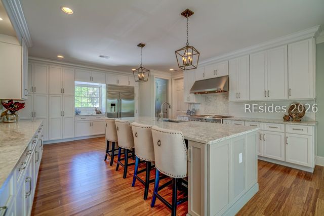 50 N Calibogue Cay Rd, Hilton Head Island, SC 29928