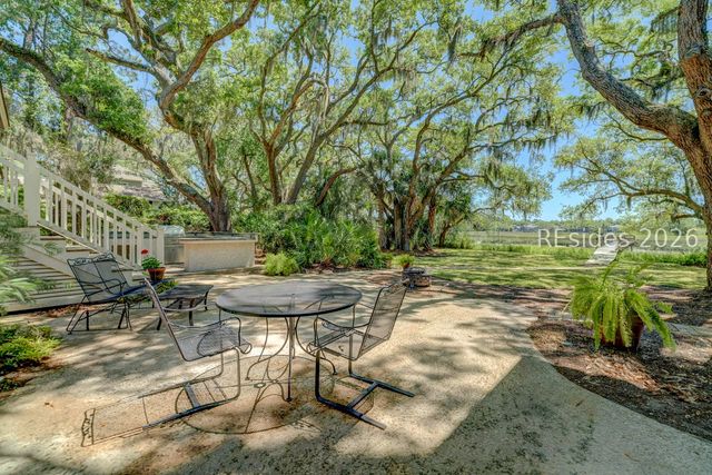 50 N Calibogue Cay Rd, Hilton Head Island, SC 29928