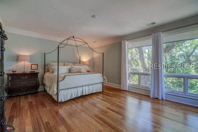 50 N Calibogue Cay Rd, Hilton Head Island, SC 29928