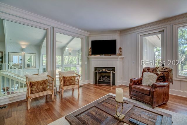 50 N Calibogue Cay Rd, Hilton Head Island, SC 29928