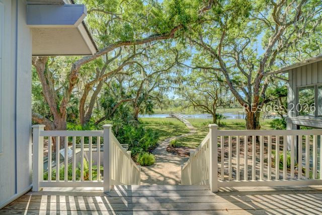 50 N Calibogue Cay Rd, Hilton Head Island, SC 29928
