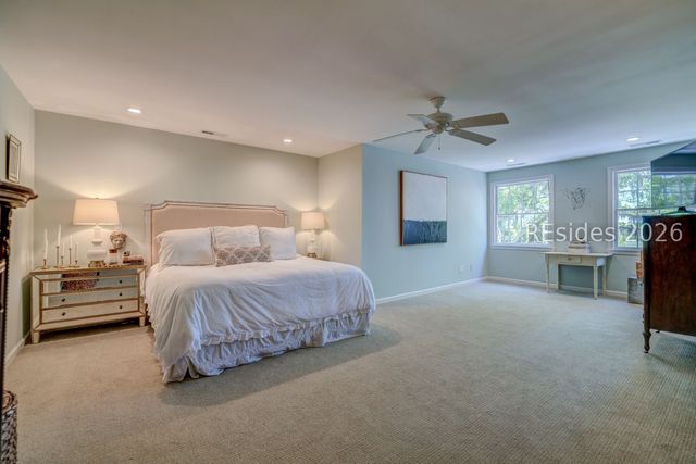 50 N Calibogue Cay Rd, Hilton Head Island, SC 29928