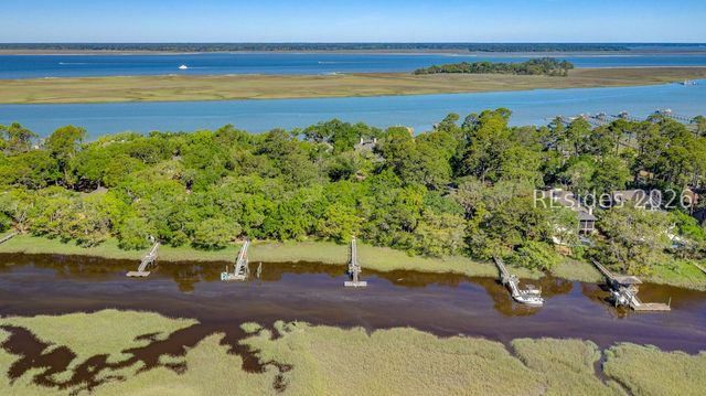50 N Calibogue Cay Rd, Hilton Head Island, SC 29928