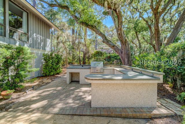 50 N Calibogue Cay Rd, Hilton Head Island, SC 29928