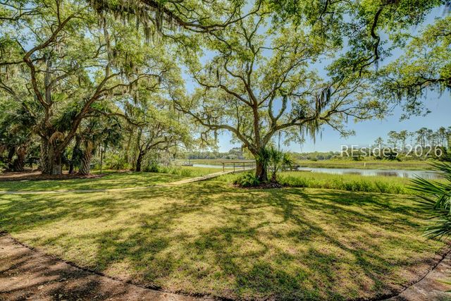 50 N Calibogue Cay Rd, Hilton Head Island, SC 29928