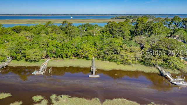 50 N Calibogue Cay Rd, Hilton Head Island, SC 29928