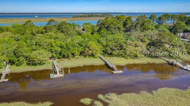 50 N Calibogue Cay Rd, Hilton Head Island, SC 29928