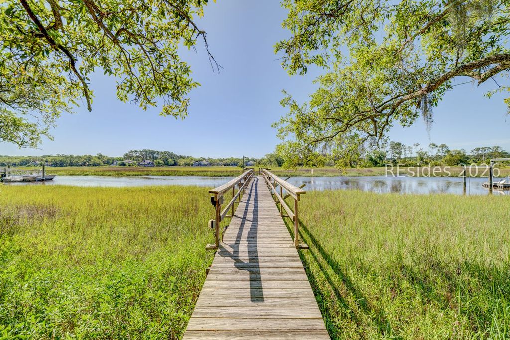 50 N Calibogue Cay Rd, Hilton Head Island, SC 29928