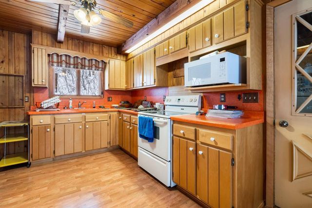 2548 Woodhaven Road, Eau Claire, WI 54703