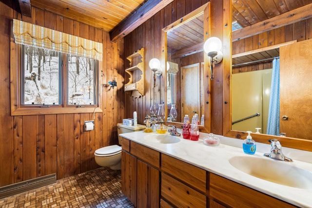 2548 Woodhaven Road, Eau Claire, WI 54703