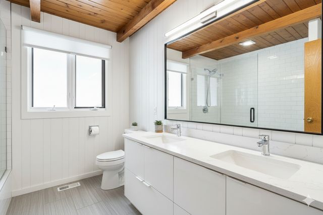 2548 Woodhaven Road, Eau Claire, WI 54703