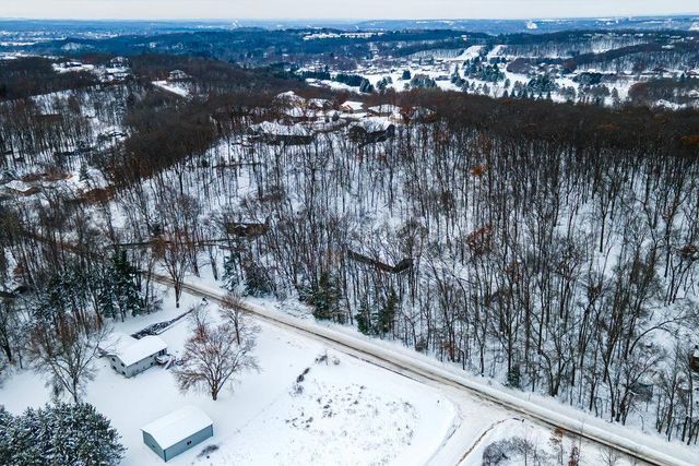 2548 Woodhaven Road, Eau Claire, WI 54703