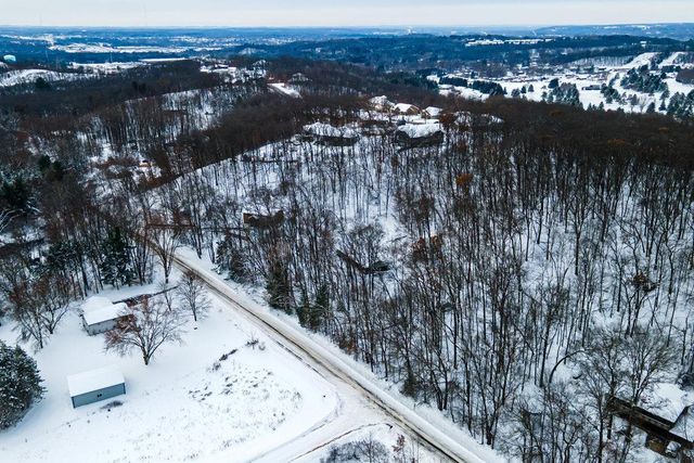 2548 Woodhaven Road, Eau Claire, WI 54703