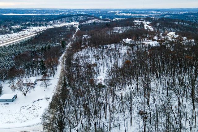 2548 Woodhaven Road, Eau Claire, WI 54703