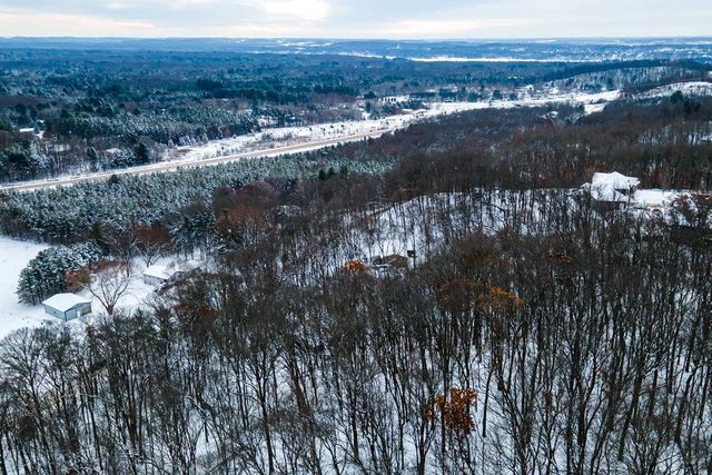 2548 Woodhaven Road, Eau Claire, WI 54703