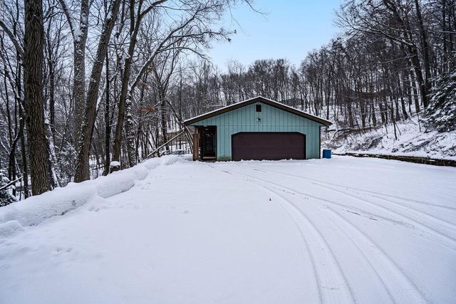 2548 Woodhaven Road, Eau Claire, WI 54703