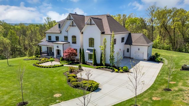 5026 Hilltop Ln, College Grove, TN 37046