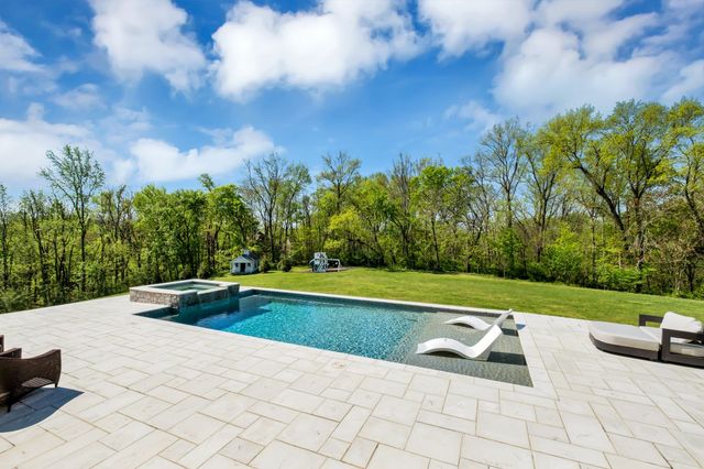 5026 Hilltop Ln, College Grove, TN 37046