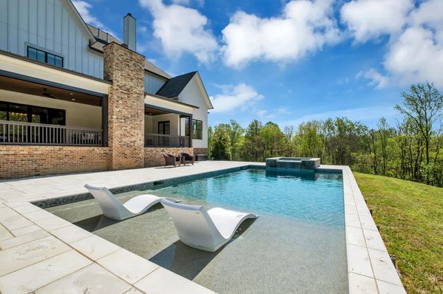 5026 Hilltop Ln, College Grove, TN 37046
