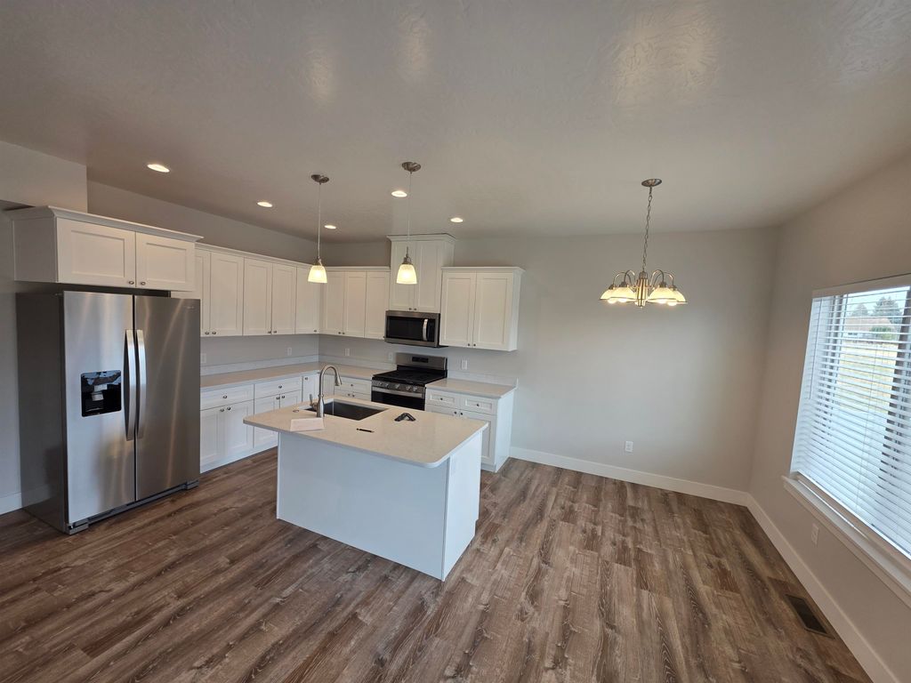 2867 Legacy Lane, Cody, WY 82414 photo 2