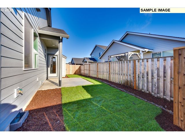 798 Ne Alderwood Dr 88, Estacada, OR 97023