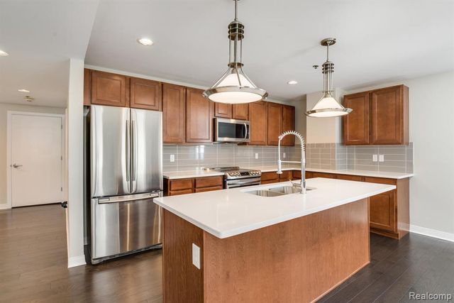 525 W Lafayette Boulevard 18E and 19C, Detroit, MI 48226