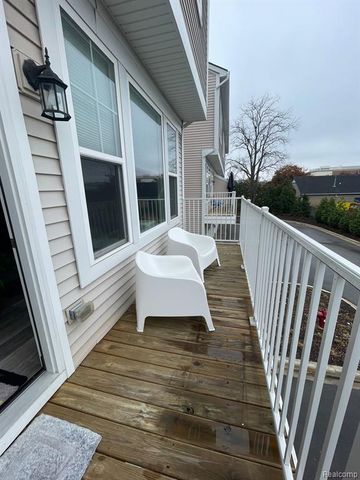 3221 Chambers, Wixom, MI 48393