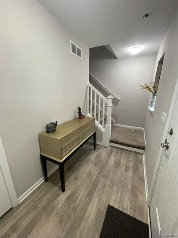 3221 Chambers, Wixom, MI 48393