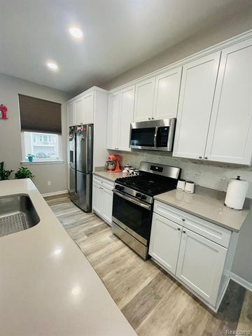 3221 Chambers, Wixom, MI 48393