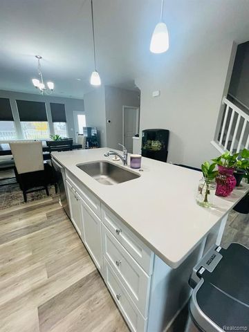 3221 Chambers, Wixom, MI 48393