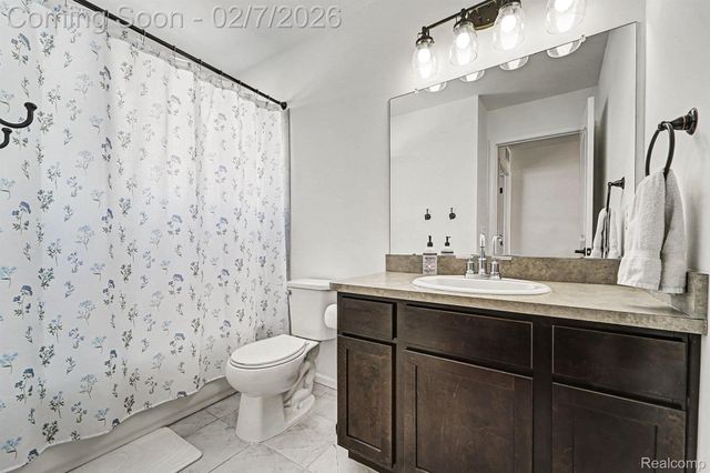 2471 Massoit Road, Royal Oak, MI 48073