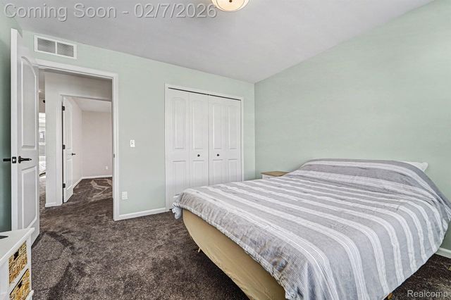 2471 Massoit Road, Royal Oak, MI 48073