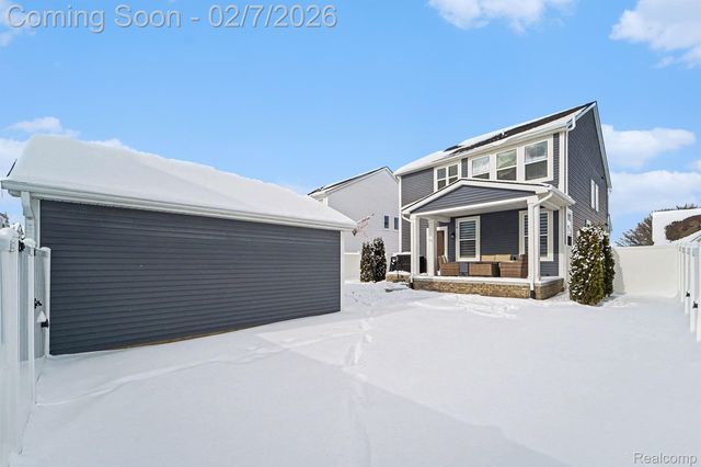 2471 Massoit Road, Royal Oak, MI 48073