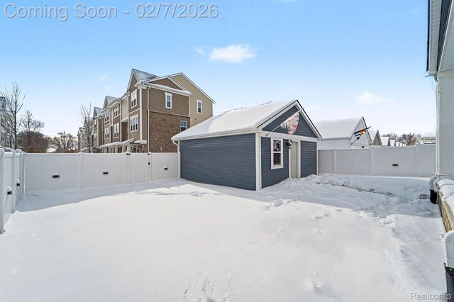 2471 Massoit Road, Royal Oak, MI 48073