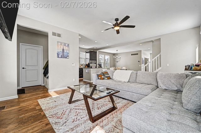 2471 Massoit Road, Royal Oak, MI 48073