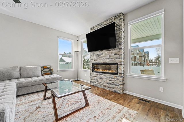 2471 Massoit Road, Royal Oak, MI 48073