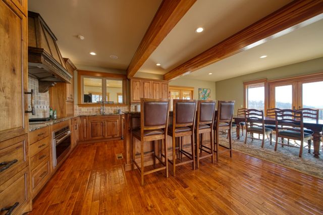 238 Lake Forest Drive, Eureka Springs, AR 72631