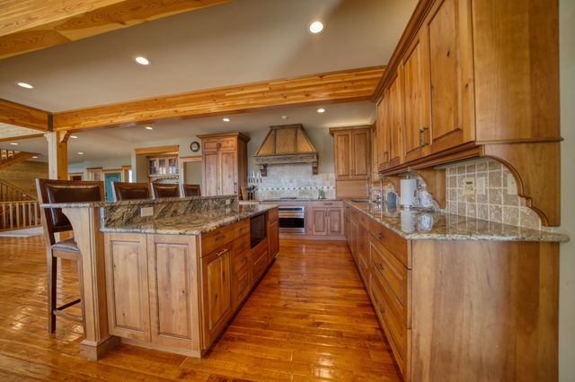 238 Lake Forest Drive, Eureka Springs, AR 72631