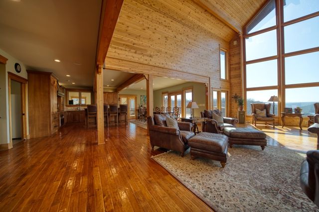 238 Lake Forest Drive, Eureka Springs, AR 72631